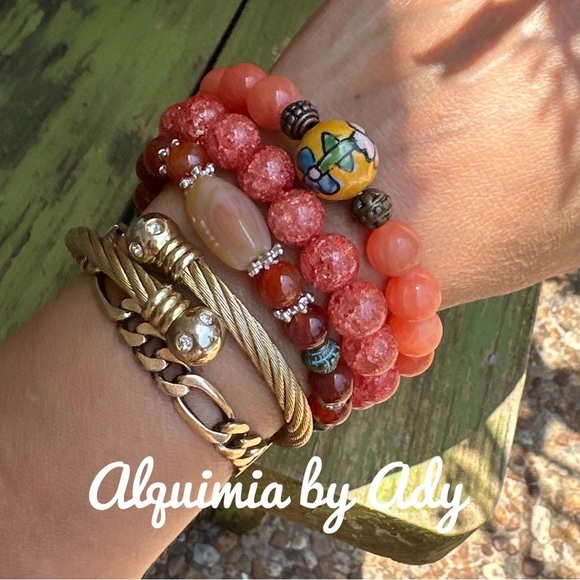 Carnelian Crackled Quartz chunky beaded bracelet in Tangerine color - Picture 3 of 3